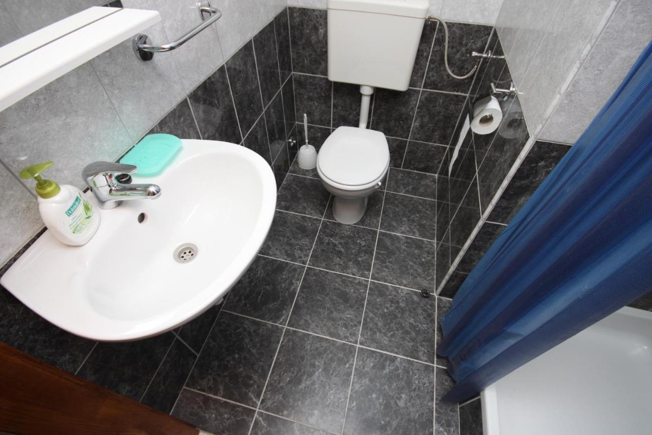 Apartments And Rooms With Parking Space Gradac, Makarska - 6819 Gradac  Extérieur photo